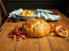 pao-de-batata-com-farofa-de-bacon-macio-e-saboroso-pronto-em-menos-de--minutos-com-ingredientes-si